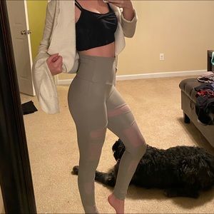 Onzie Grey High Waisted Leggings Size M/L